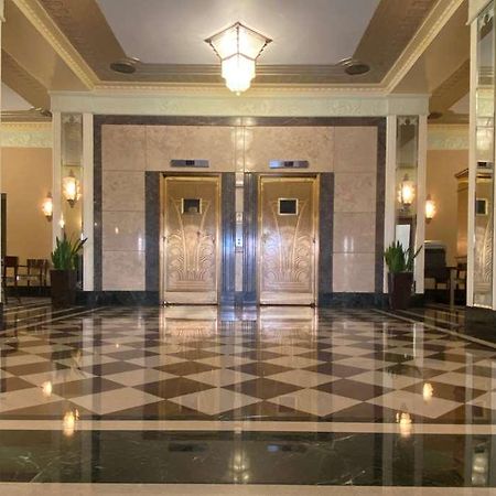 Ambassador Hotel Мілвокі Інтер'єр фото